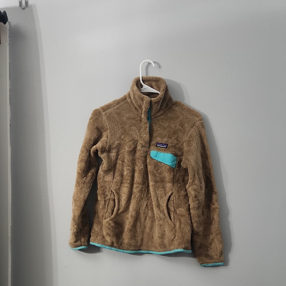Patagonia Tan Fleece Jacket with Teal Details